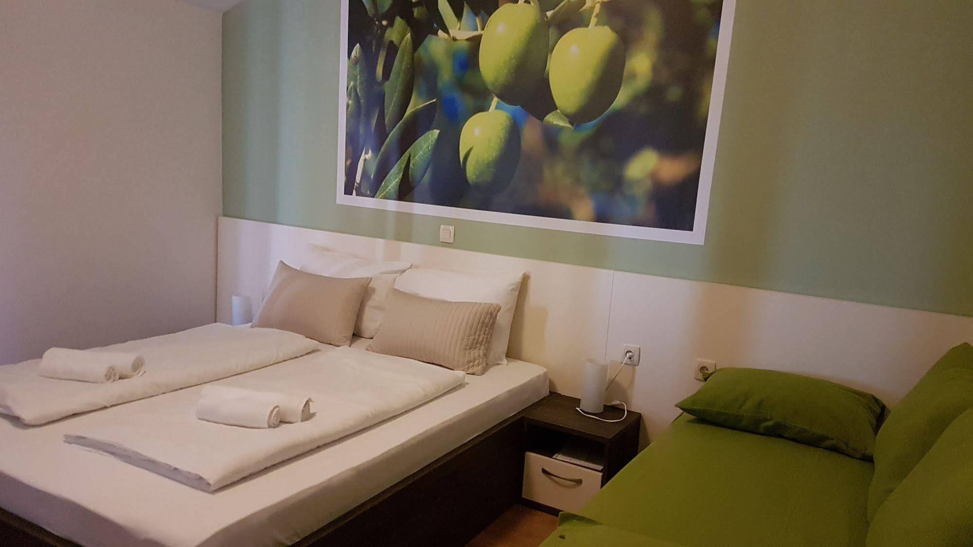 Bed & Breakfast Marta & Tona Kustici Exterior photo
